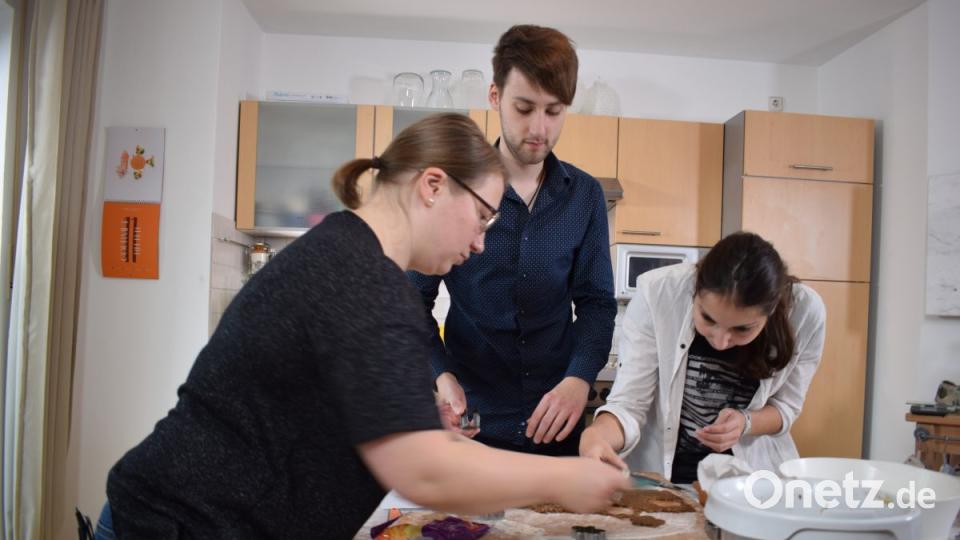 Weniger einfach als gedacht: Lebkuchenhaus backen Bild: gld