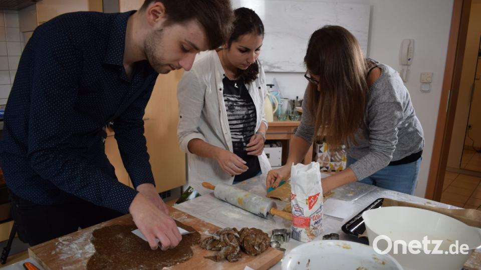 Weniger einfach als gedacht: Lebkuchenhaus backen Bild: gld