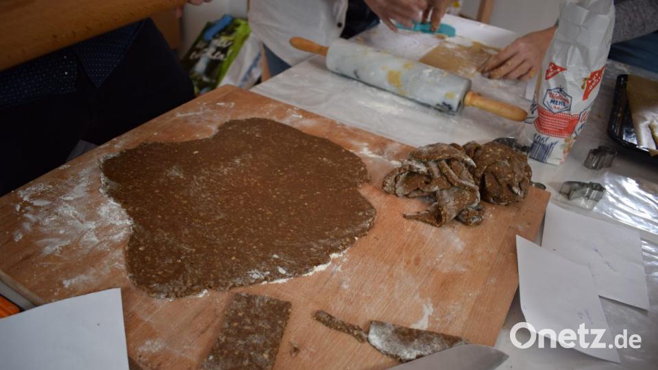 Weniger einfach als gedacht: Lebkuchenhaus backen Bild: gld