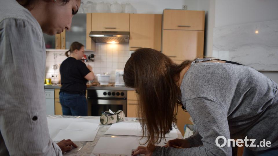 Weniger einfach als gedacht: Lebkuchenhaus backen Bild: gld