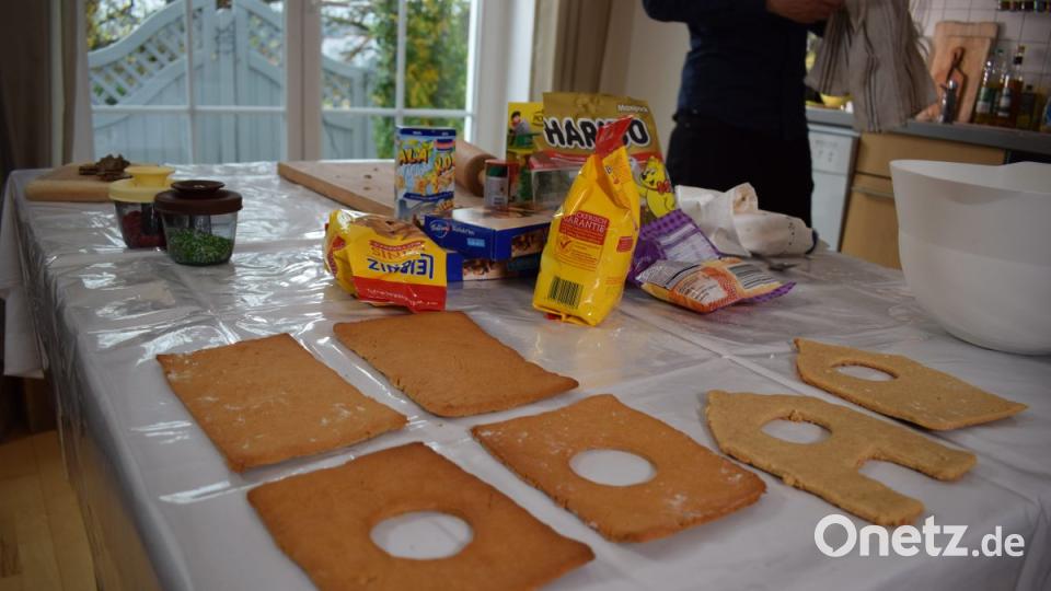 Weniger einfach als gedacht: Lebkuchenhaus backen Bild: gld