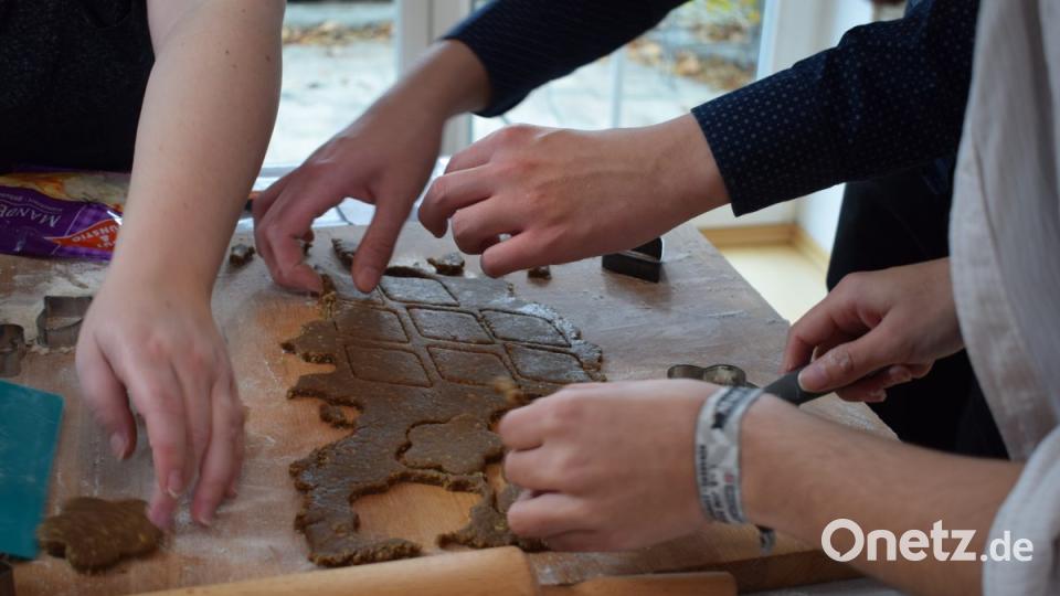 Weniger einfach als gedacht: Lebkuchenhaus backen Bild: gld