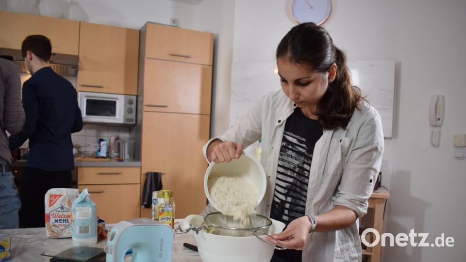 Weniger einfach als gedacht: Lebkuchenhaus backen Bild: gld