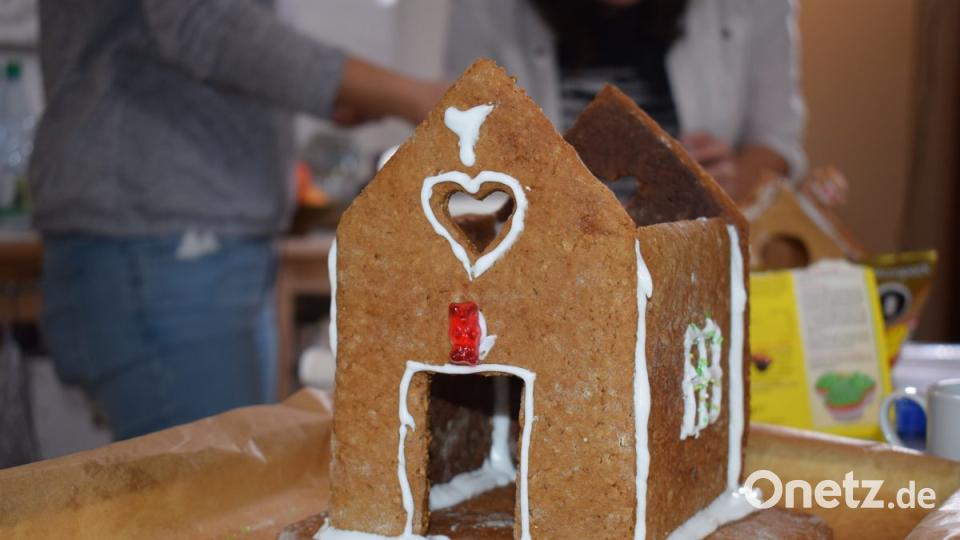 Weniger einfach als gedacht: Lebkuchenhaus backen Bild: gld