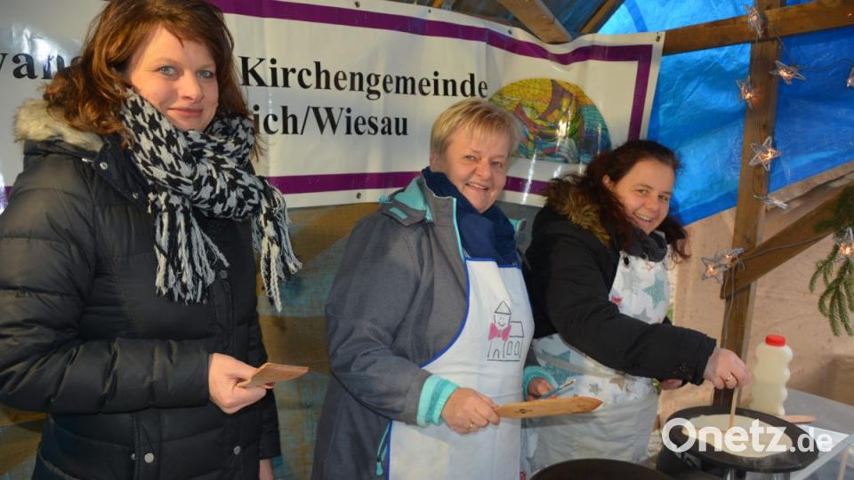 Leckere Crepes serviert die Evangelische Kirchengemeinde. Bild: jr