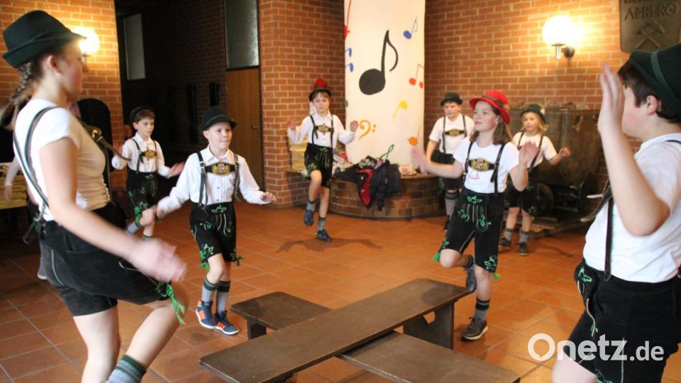 Die Kinderschuhplattlgruppe des Pusca Bavaria. Bild: kmo