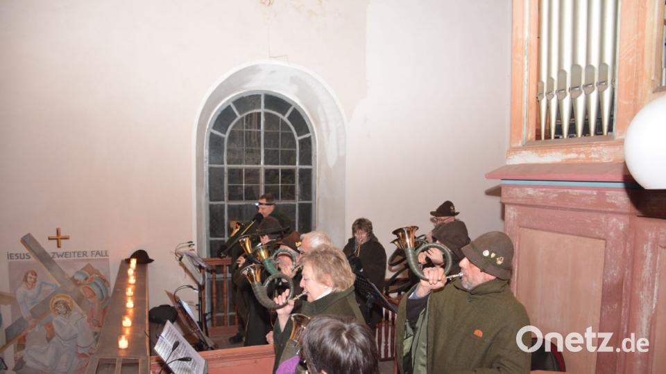 Das Bläsercorps des Jagdvereins Bayreuth spielen bei der Hubertusmesse. Bild: ak