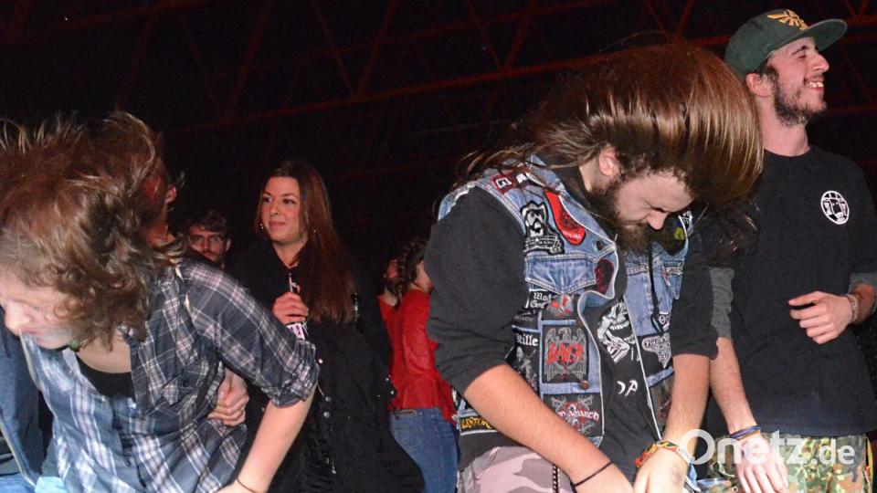 So gehen die Fans mit. Bild: Kunz