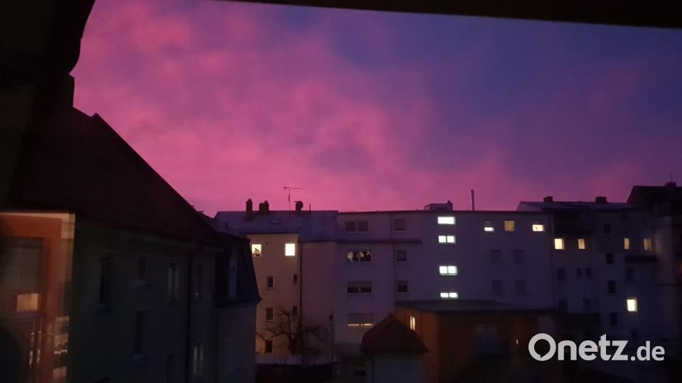 Farbschauspiel am Mittwochmorgen in Weiden. Bild: Detlef Bartonek