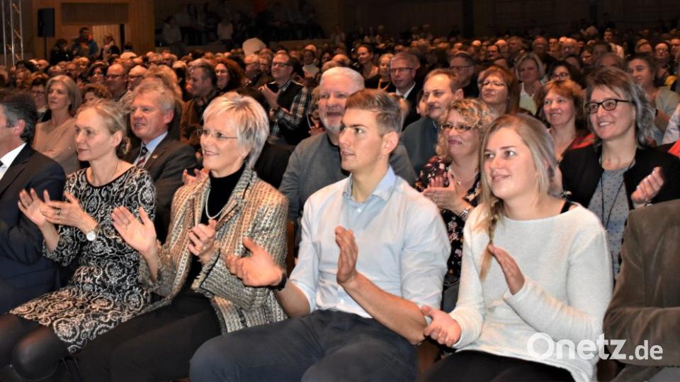 Nicht nur Bürgermeister Edgar Knobloch (links) war restlos begeistert vom musikalischen Genuss.. Bild: rgr