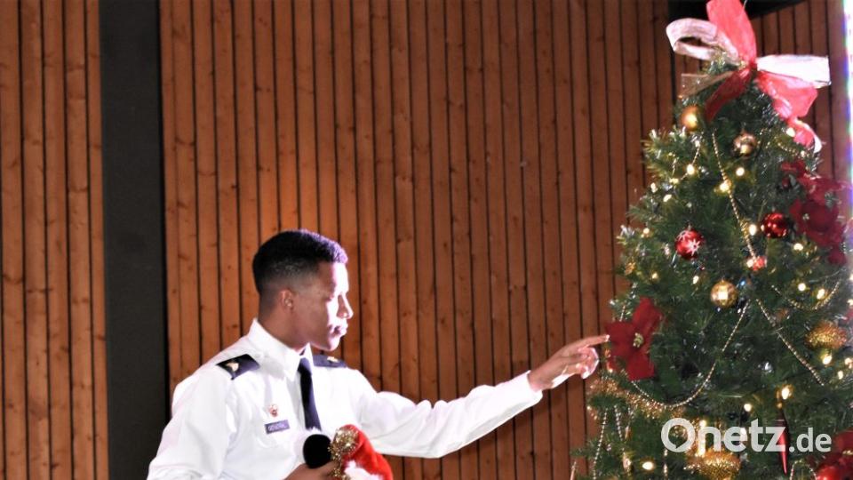 In der Grafenwöhrer Stadthalle war ein fantastisches Weihnachtskonzert mit der USAREUR-Band zu erleben. Bild: rgr