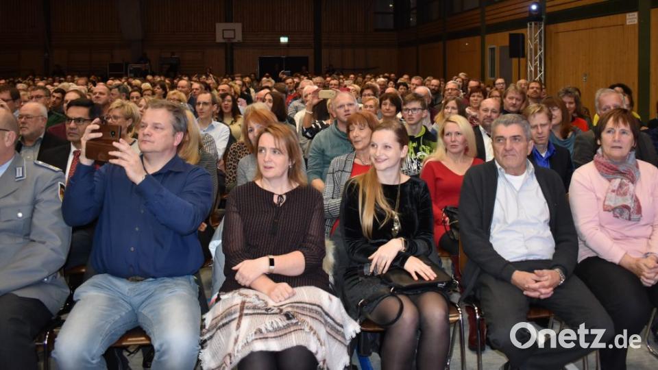 In der Grafenwöhrer Stadthalle war ein fantastisches Weihnachtskonzert mit der USAREUR-Band zu erleben. Bild: rgr
