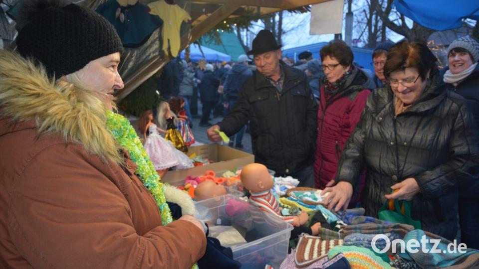 Selbstgestricktes beim Wernersreuther Landvolk. Bild: jr
