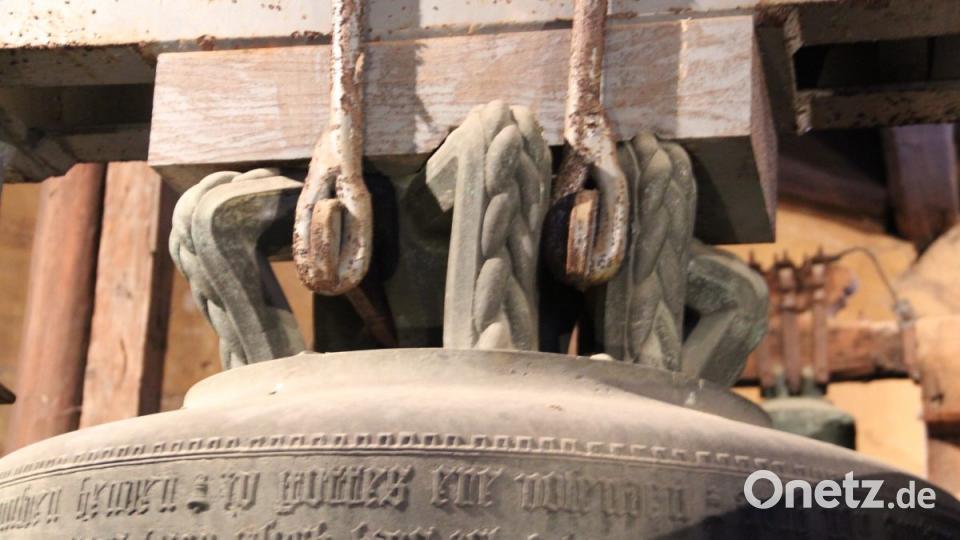 Die Inschrift auf der Herrenglocke, der schwersten und größten Glocke im Turm. Bild: upl