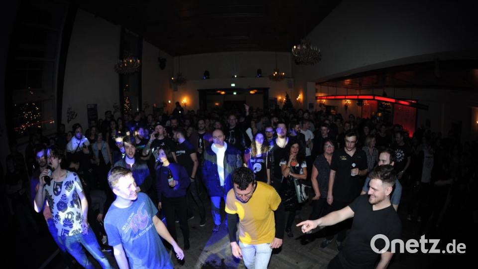 Special Gue$t ist eine der dienstältesten Punkbands der Oberpfalz. Seit Jahren ist das Christmas Rumble im Casino-Saal am Tag vor Heiligabend Anlaufstelle für Punkfans. Bild: brü