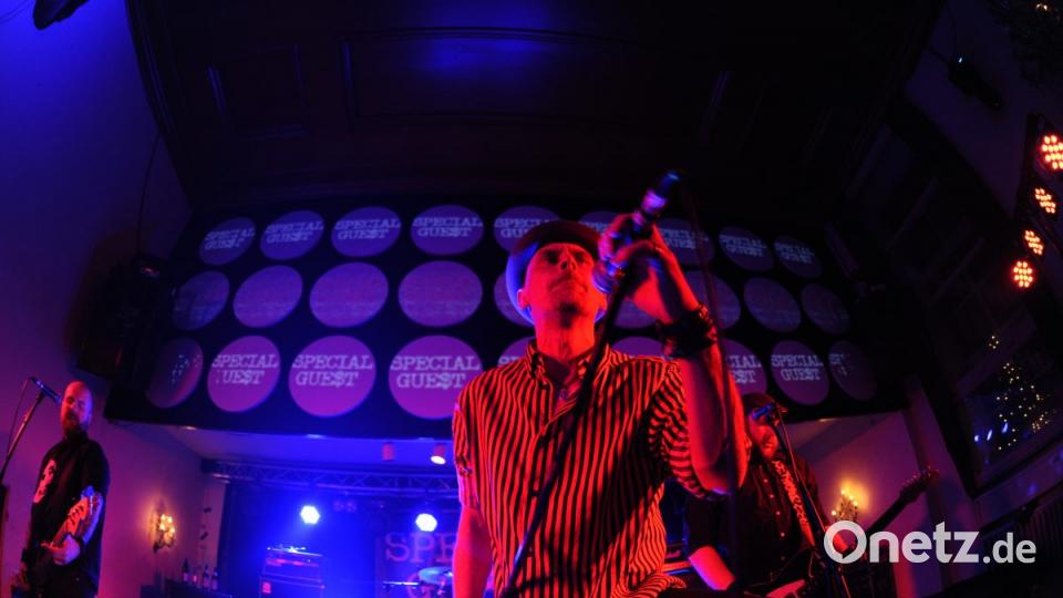 Special Gue$t ist eine der dienstältesten Punkbands der Oberpfalz. Seit Jahren ist das Christmas Rumble im Casino-Saal am Tag vor Heiligabend Anlaufstelle für Punkfans. Bild: brü
