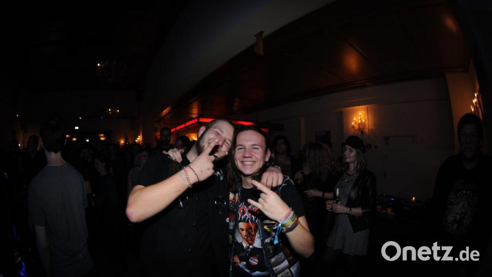 Special Gue$t ist eine der dienstältesten Punkbands der Oberpfalz. Seit Jahren ist das Christmas Rumble im Casino-Saal am Tag vor Heiligabend Anlaufstelle für Punkfans. Bild: brü