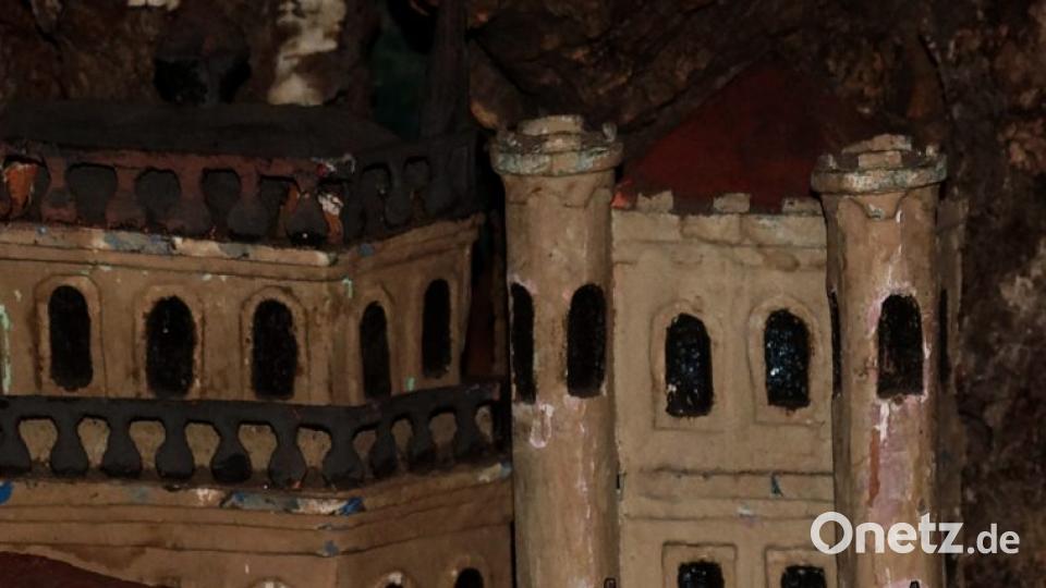 Selbst der „Alte Fritz“ hat einen Platz in der Krippe gefunden. Bild: tr