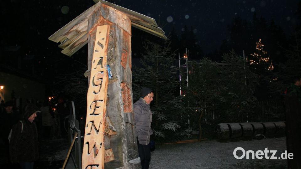 Hinweistafeln markierten den Weg zum Sagenweg Bild: wro