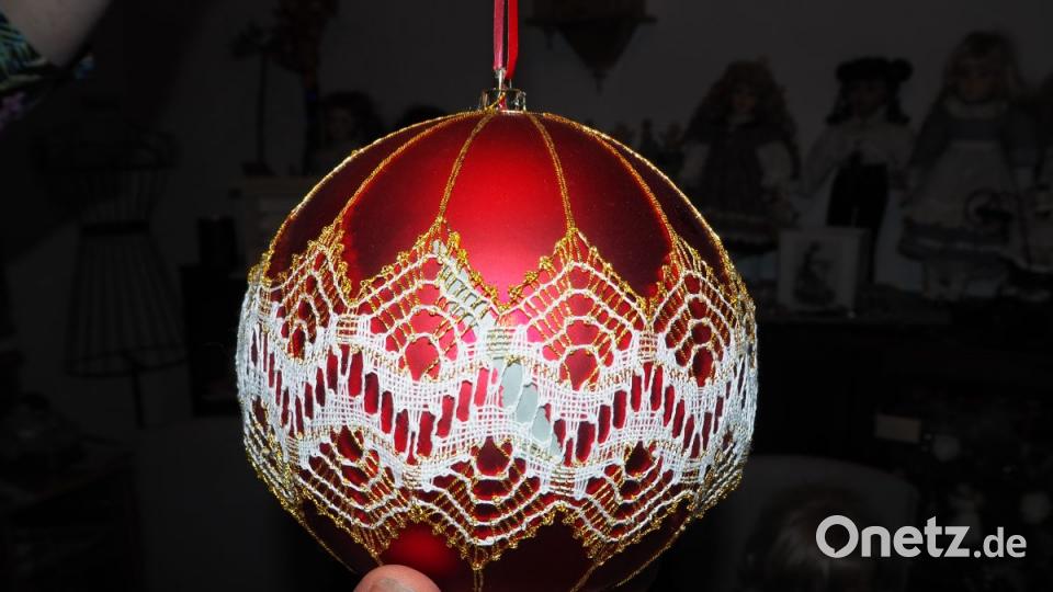 Auch Christbaumkugeln können noch etwas Spitze vertragen. Bild: bl