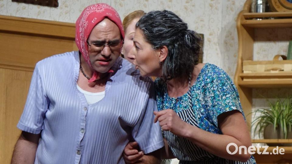 Lässt sich die Oma durch die Garderobe täuschen? Bild: mmj