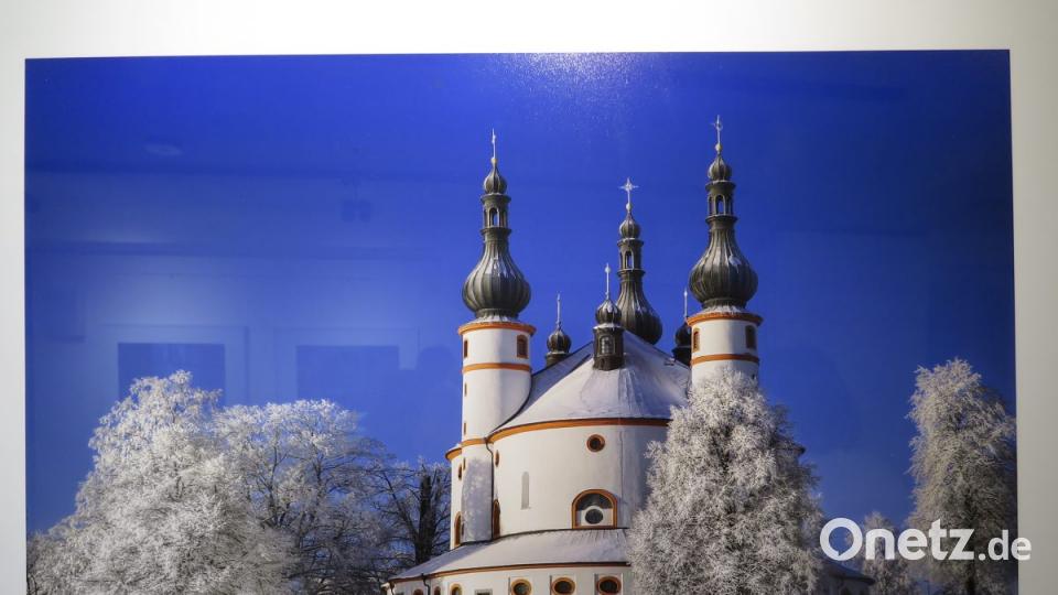 Die Dreifaltigkeitskirche Kappl ist Sommer wie Winter ein begehrtes Motiv. Bernhard Eckstein hat sie in unterschiedlichen Variationen abgelichtet. Bild: ubb