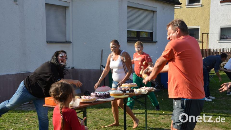 Die Tortenschlacht im Garten von Oliver Müller steht weit oben auf der &quot;Bucket List&quot;. Ein Riesenspaß für alle Beteiligten. Bild: exb