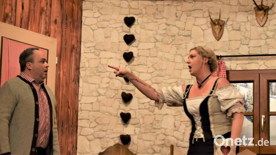 Die Katholische Theatergruppe Grafenwöhr glänzt mit dem neusten Stück des Autors Wolfgang Bräutigam. Bild: rgr