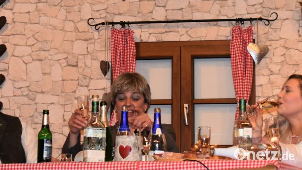 Der Alkohol muss weg, denn es könnte die letzte Silvester-Party sein. Bild: rgr