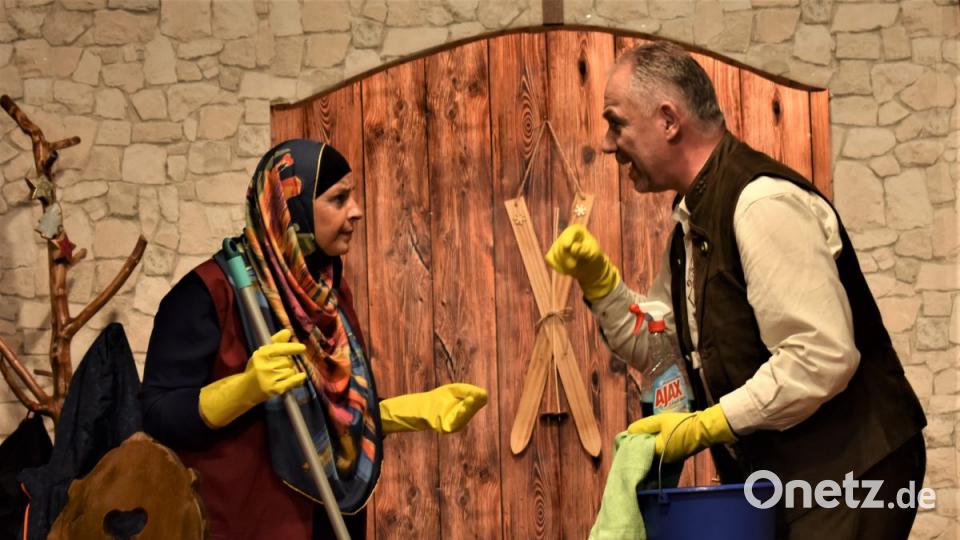 Die Katholische Theatergruppe Grafenwöhr glänzt mit dem neusten Stück des Autors Wolfgang Bräutigam. Bild: rgr