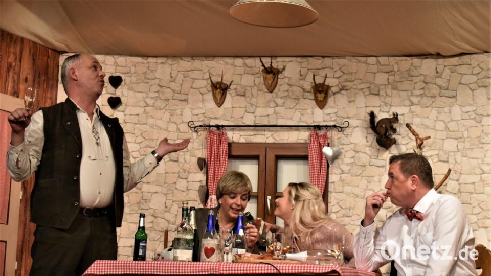 Die Katholische Theatergruppe Grafenwöhr glänzt mit dem neusten Stück des Autors Wolfgang Bräutigam. Bild: rgr