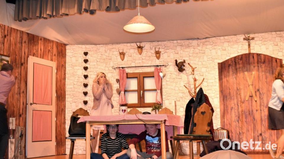 Vorsicht! Lawinen-Gefahr auf der Bühne. Bild: rgr