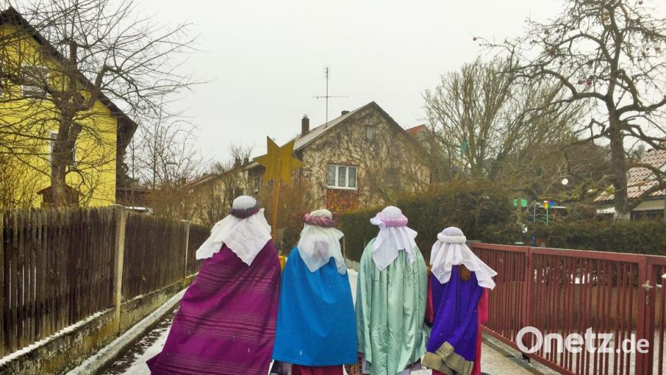 Mit ihrem Stern ziehen sie von Haus zu Haus, um Segen zu bringen und Spenden zu sammeln - in diesem Jahr geht der Erlös der Sternsingeraktion größtenteils nach Peru. Bild: Judith Lehner
