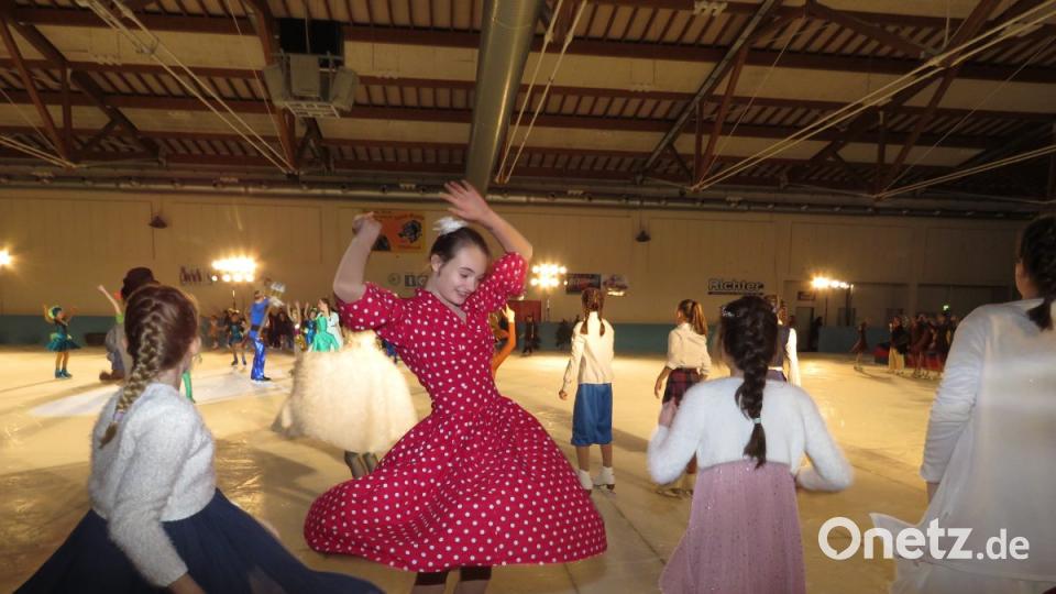 Es wird getanzt und gefeiert. Bild: ubb