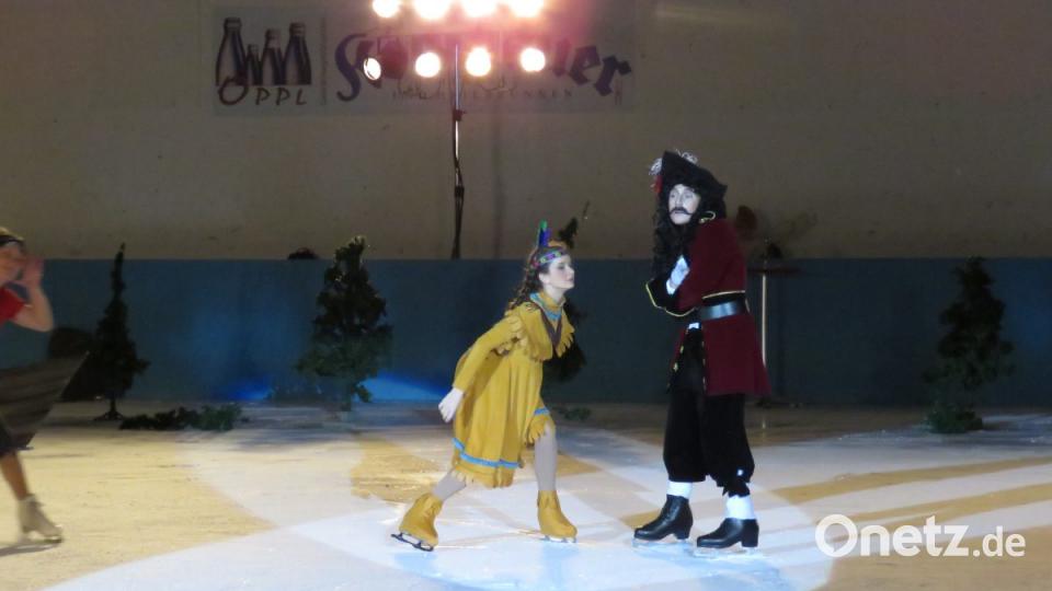 Die Indianerprinzessin wird von Kapitän Hook entführt. Bild: ubb