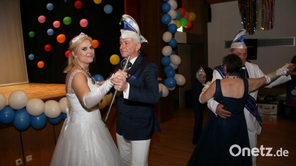 Galaabend der Faschingsgesellschaft Weiß-Blau Wiesau. Bild: wro