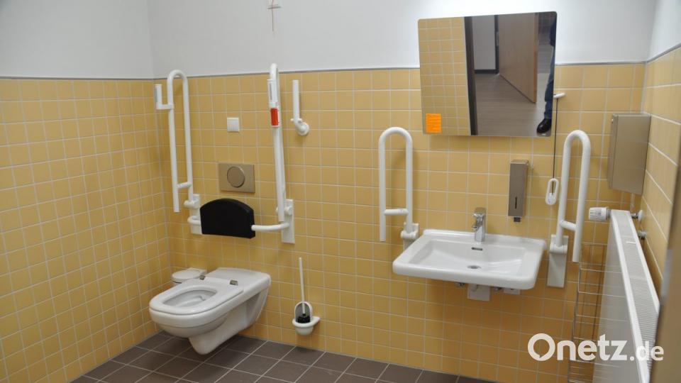 Besichtigung neue Tagespflegestation Diakonie Speichersdorf, hier das behindertengerechte WC. Bild: ak