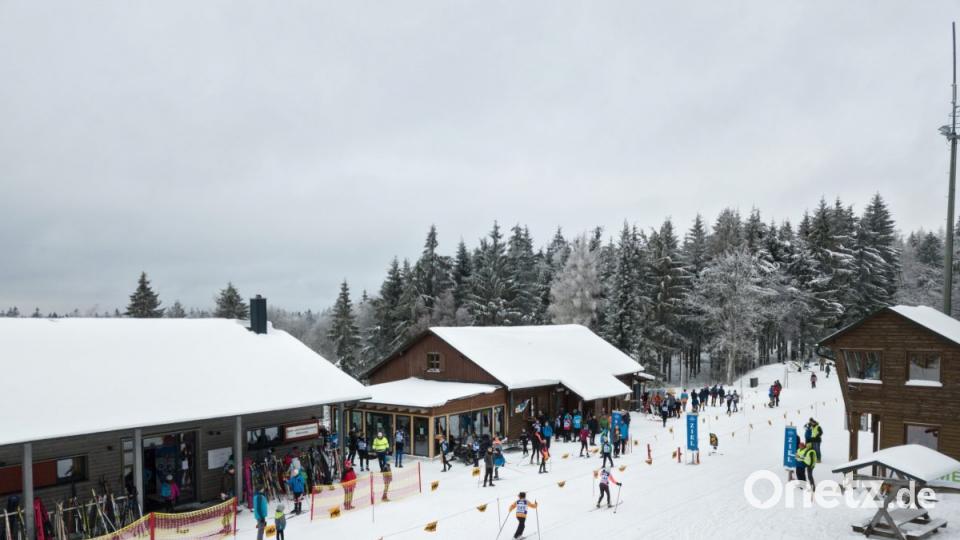 Beinahe 250 Schüler aus 13 Schulen des Regierungsbezirks Oberpfalz kämpften auf der Silberhütte um die Bezirks- und Kreismeisterschaft. Bild: dtr