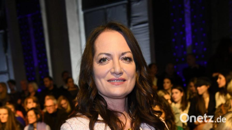 Natalia Wörner ist zu Gast bei der Fashionschau des Labels „Riani“ im E-Werk. Bild: Britta Pedersen