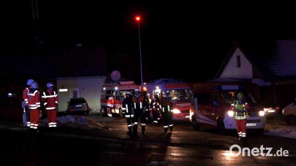 Bei einem Großbrand in Ebnath brennt in der Nacht zum Donnerstag eine Scheune nieder. Es entsteht ein sehr hoher Schaden. Bild: rw