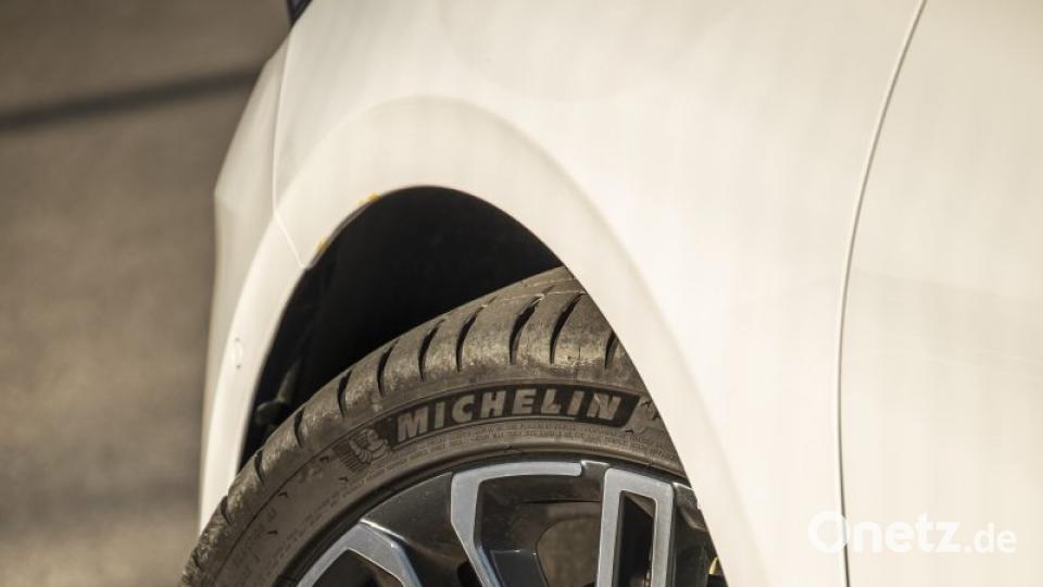 Mächtige Räder zollen dem sportlichen Auftritt Tribut. Bild: Kia