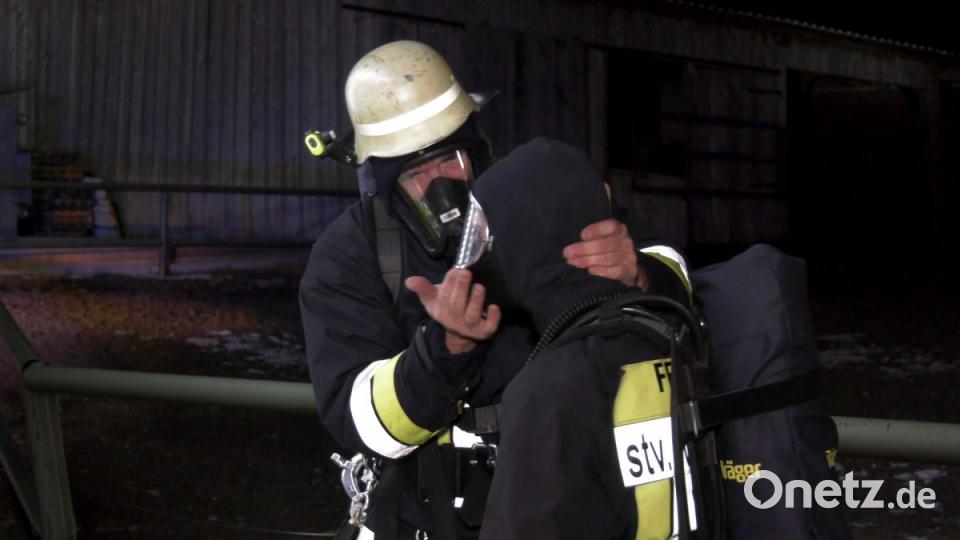 Bei einem Großbrand in Ebnath brennt in der Nacht zum Donnerstag eine Scheune nieder. Es entsteht ein sehr hoher Schaden. Bild: rw