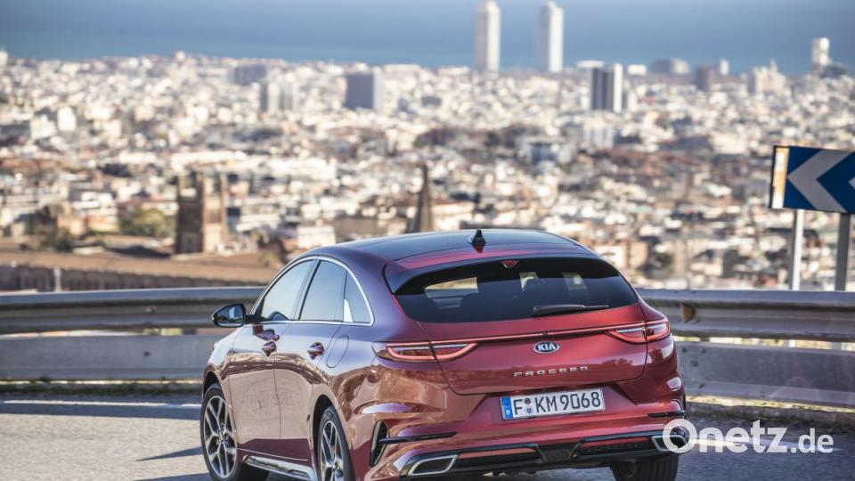 Das knackige Heck des kompakten Koreaners erinnert an so manchen Vertreter der luxuriösen Autoschmieden aus dem Schwabenland. Bild: Kia