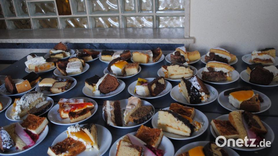 Selbst gebackene Tortenträume auf dem üppigen Kuchenbüfett. Bild: gag