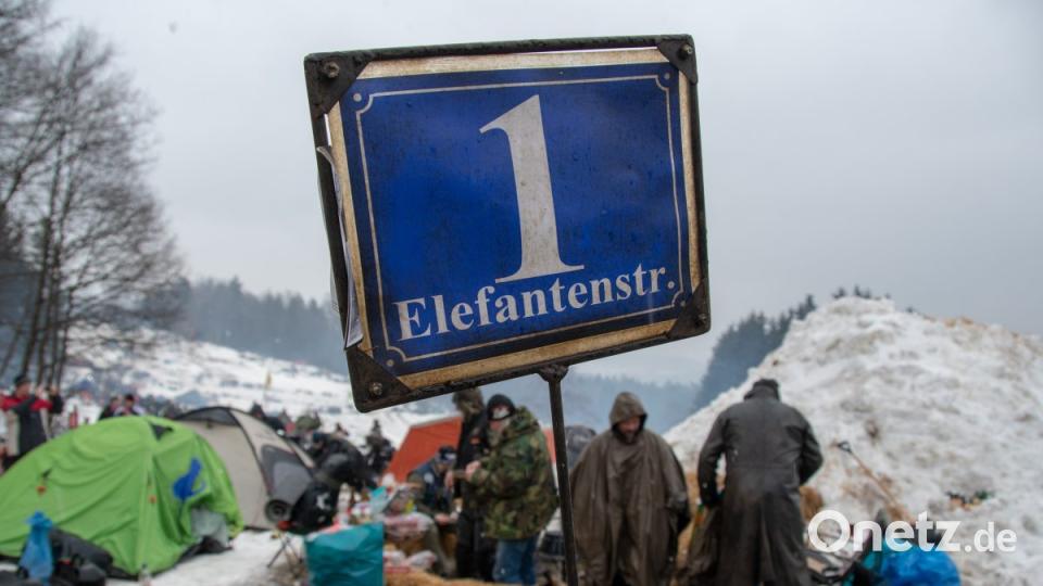 Rund 3000 Motorradfahrer kamen am Wochenende zum "Elefantentreffen" nach Thurmansbang. Bild: Armin Weigel/dpa