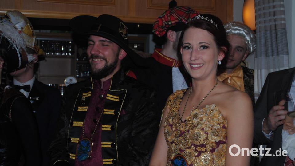 Mit vielen Gästen feierte die DJK Neustadt einen rauschenden Sportlerball. Bild: gag