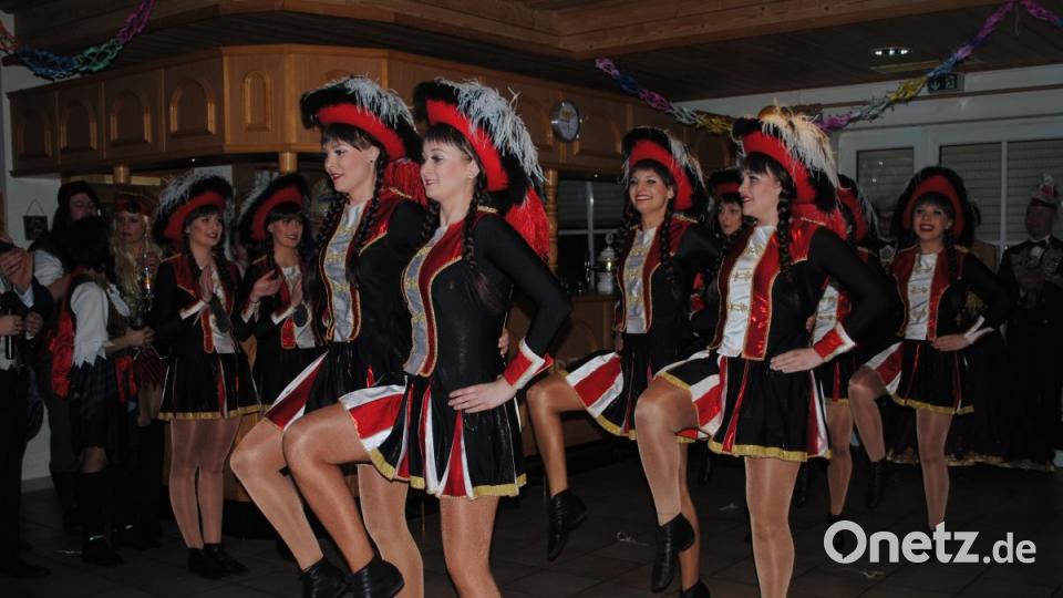 Mit vielen Gästen feierte die DJK Neustadt einen rauschenden Sportlerball. Bild: gag