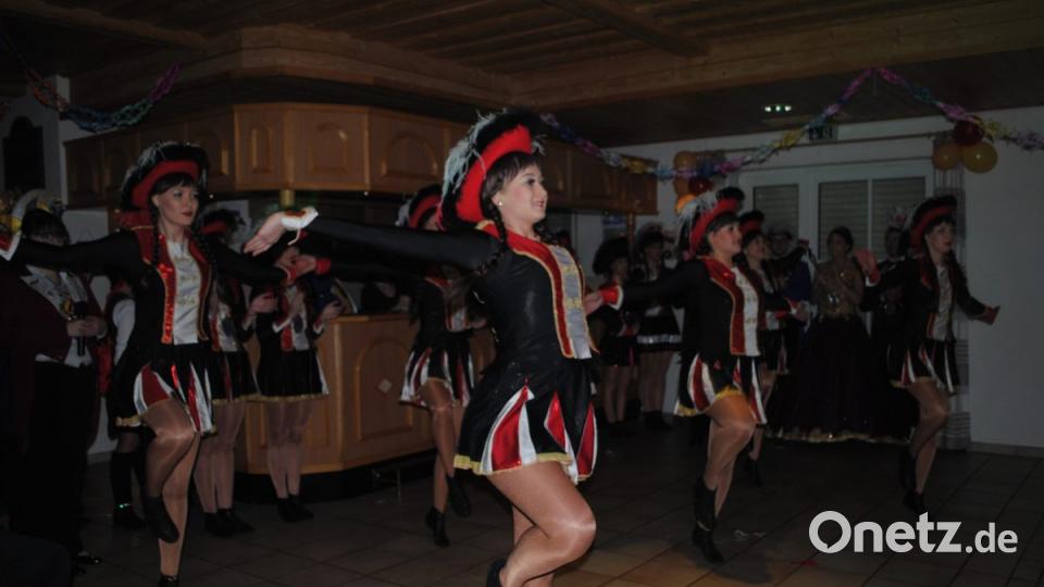 Mit vielen Gästen feierte die DJK Neustadt einen rauschenden Sportlerball. Bild: gag