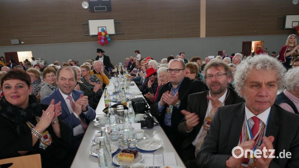 Viel Spaß hatten die Teilnehmer des 41. Seniorenfaschings des Landkreises Tirschenreuth. Bild: tr