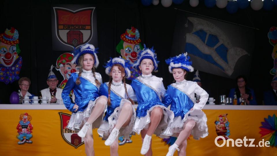 Viel Spaß hatten die Teilnehmer des 41. Seniorenfaschings des Landkreises Tirschenreuth. Bild: tr